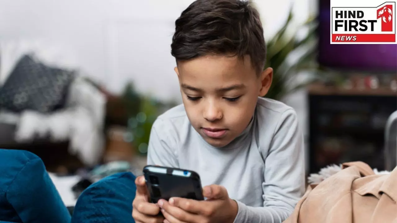 Lifestyle Tips: बच्चों में मोबाइल की लत को छुड़ाने में बेहद असरदार हैं ये तरीकें, आप भी आजमाएं Lifestyle Tips: बच्चों में मोबाइल की लत को छुड़ाने में बेहद असरदार हैं ये तरीकें, आप भी आजमाएं