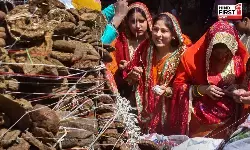 Astro Tips: ऐसे लोगों को भूलकर भी नहीं देखना चाहिए होलिका दहन, वरना होगा अनर्थ Astro Tips: ऐसे लोगों को भूलकर भी नहीं देखना चाहिए होलिका दहन, वरना होगा अनर्थ