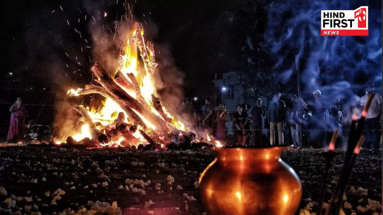 Phalguna Purnima and Holi 2026: होली की पूर्णिमा का होता है विशेष धार्मिक महत्व, जानें क्यों Phalguna Purnima and Holi 2026: होली की पूर्णिमा का होता है विशेष धार्मिक महत्व, जानें क्यों
