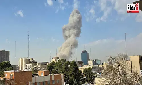 इजराइल ने ईरान पर किया बड़ा हमला, धमाकों से गूंजा तेहरान इजराइल ने ईरान पर किया बड़ा हमला, धमाकों से गूंजा तेहरान