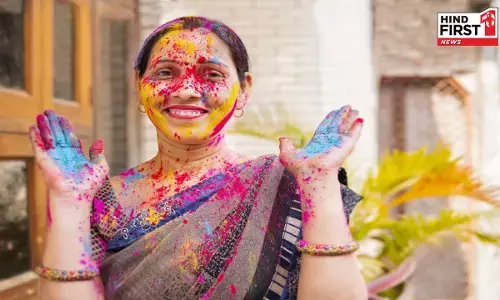 Holi Astro Tips: होली में रंग खेले हुए कपड़ों को घर में रखने की ना करें भूल , बढ़ता है दुर्भाग्य