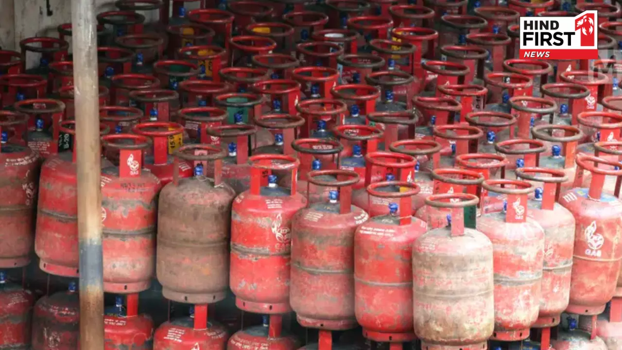 LPG Crisis: एलपीजी संकट के बीच यूपी के सपा नेता के आवास से 55 सिलेंडर जब्त LPG Crisis: एलपीजी संकट के बीच यूपी के सपा नेता के आवास से 55 सिलेंडर जब्त