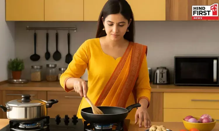 Astro Tips: किचन में चप्पल पहन कर खाना बनाना दुर्गति को देता है बुलावा Astro Tips: किचन में चप्पल पहन कर खाना बनाना दुर्गति को देता है बुलावा