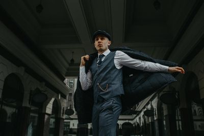 featuredImage
