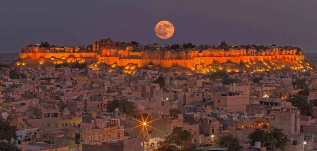 Royal Places In India: करना है कुछ रॉयल एक्सपीरियंस तो आइये इन ख़ास जगहों पर