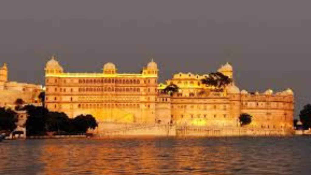 Royal Places In India: करना है कुछ रॉयल एक्सपीरियंस तो आइये इन ख़ास जगहों पर