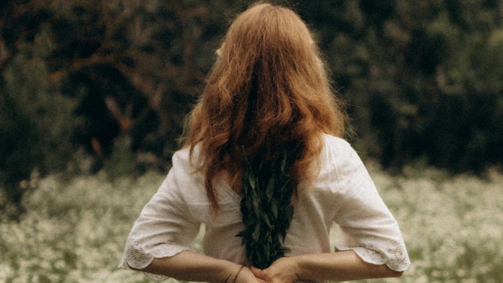 Yoga For Hair Growth: झड़ रहे हैं बाल तो आज़माएँ इन योगासनों को, मिलेगा तुरंत लाभ