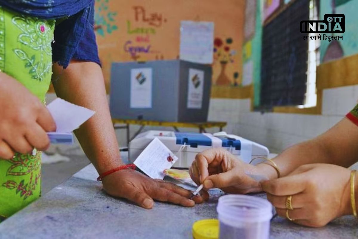 Voting Leave Rule: वोटिंग के लिए ऑफिस से छुट्टी या हाफ डे मिल सकती है या नहीं? जानें इससे जुड़ा क्या कहता है नियम Voting Leave Rule: वोटिंग के लिए ऑफिस से छुट्टी या हाफ डे मिल सकती है या नहीं? जानें इससे जुड़ा क्या कहता है नियम