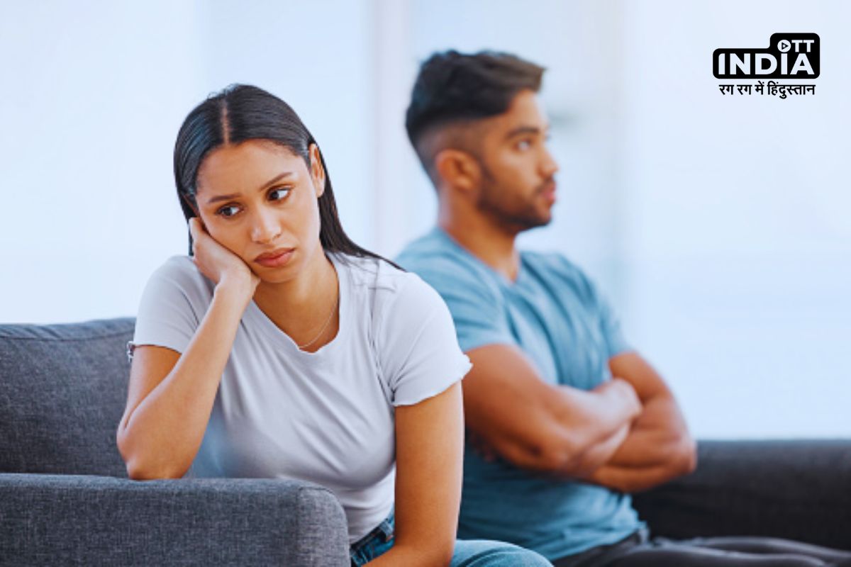 Relationship Tips: कपल्स के बीच में दूरियां बना देती है रिश्तें की ये 4 गलतियां Relationship Tips: कपल्स के बीच में दूरियां बना देती है रिश्तें की ये 4 गलतियां