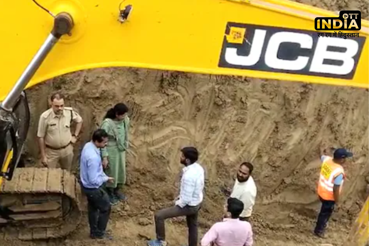Rewa Borewell Rescue: बोरवेल में 70 फीट की गहराई में फंसा है मयंक: 24 घंटे बाद भी नहीं निकाला जा सका, टीम हाथों से कर रही खुदाई