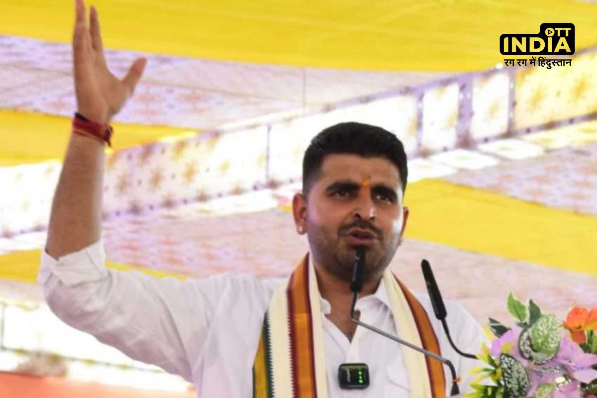 Loksabha Election 2024 Barmer Jaisalmer Seat : निर्दलीय विधायक बनने के बाद लोकसभा के मैदान में 26 साल के रविंद्र भाटी...गुजरात में प्रवासियों से मांगे वोट