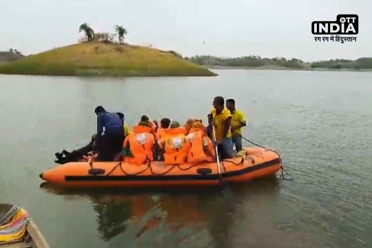 Loksabha Election 2024 : मतदान को लेकर अनूठा उत्साह, प्रतापगढ़ और डूंगरपुर में नाव में बैठकर मतदान करने पहुंचे मतदाता Loksabha Election 2024 : मतदान को लेकर अनूठा उत्साह, प्रतापगढ़ और डूंगरपुर में नाव में बैठकर मतदान करने पहुंचे मतदाता