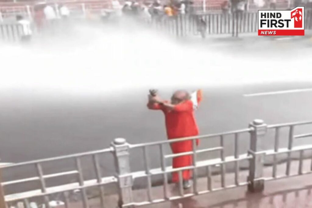 Kolkata Nabanna protest: Police lathi-charge, use tear gas, water cannons to protesters