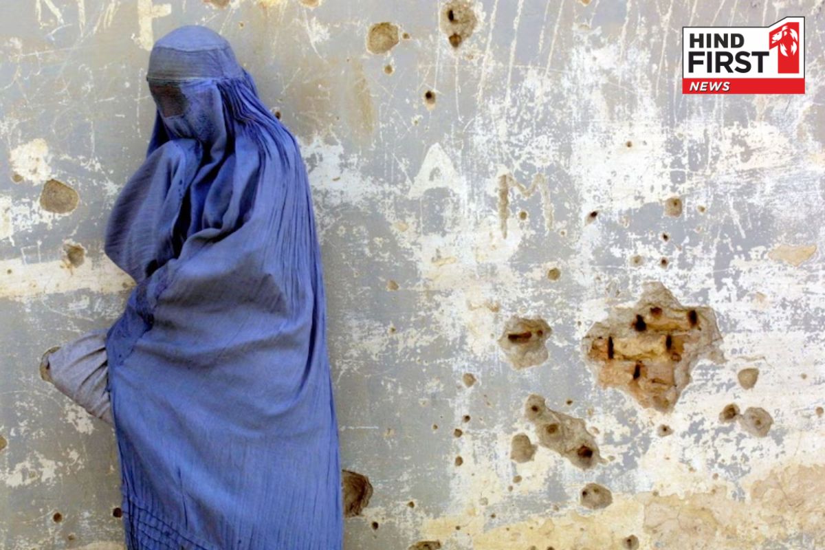 तालिबान का महिलाओं को लेकर नया तुगलकी फरमान जारी, चेहरा दिखा या किसी से बातचीत की तो उधेड़ दी जाएगी चमड़ी! तालिबान का महिलाओं को लेकर नया तुगलकी फरमान जारी, चेहरा दिखा या किसी से बातचीत की तो उधेड़ दी जाएगी चमड़ी!