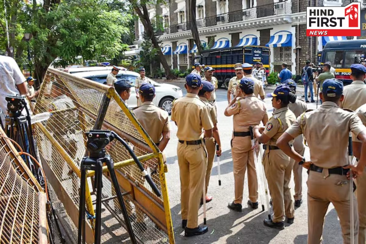 आतंकी हमले की आशंका के बाद अलर्ट पर मुंबई, भीड़भाड़ वाले इलाकों में सुरक्षा व्यवस्था कड़ी आतंकी हमले की आशंका के बाद अलर्ट पर मुंबई, भीड़भाड़ वाले इलाकों में सुरक्षा व्यवस्था कड़ी