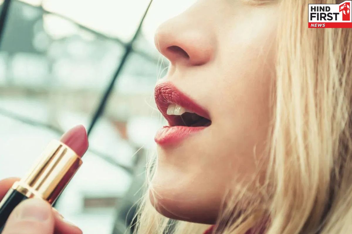 Lipstick Hacks: लिपस्टिक लगाने के लिए फॉलो करें ये टिप्स, मिलेगा एक्ट्रेस जैसा परफेक्ट लुक Lipstick Hacks: लिपस्टिक लगाने के लिए फॉलो करें ये टिप्स, मिलेगा एक्ट्रेस जैसा परफेक्ट लुक