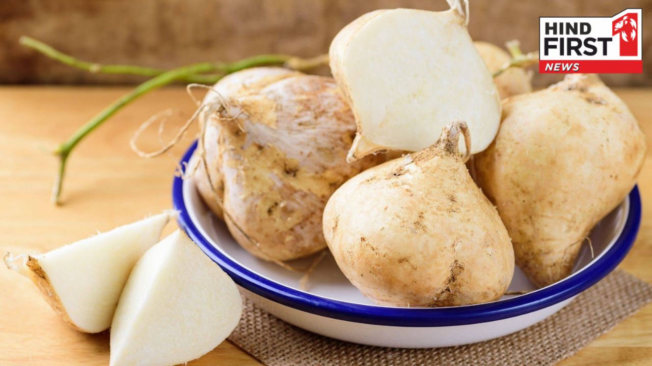 Jicama Benefits: आलू जैसा ये फल देता है कई स्वास्थ्य लाभ, जानिए इसके फायदे Jicama Benefits: आलू जैसा ये फल देता है कई स्वास्थ्य लाभ, जानिए इसके फायदे
