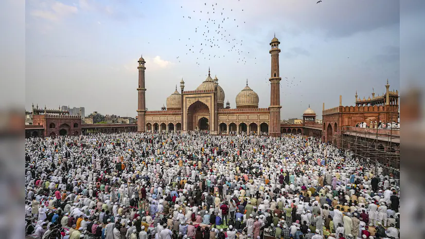 Eid Kab Hai: भारत, सऊदी अरब और अन्य देशों में कब है ईद? ऐसे तय होती है तारीख