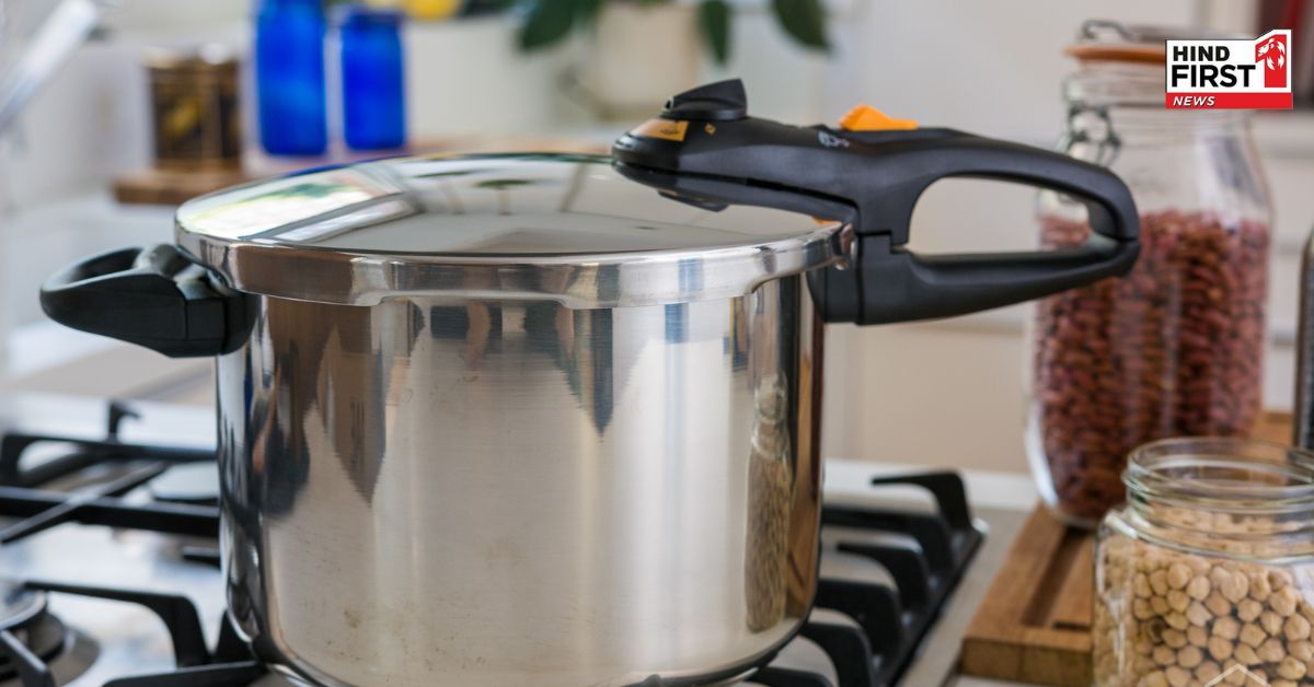 Pressure Cooker Food: इन चीजों को गलती से भी प्रेशर कुकर में बनाने की नहीं करें भूल Pressure Cooker Food: इन चीजों को गलती से भी प्रेशर कुकर में बनाने की नहीं करें भूल