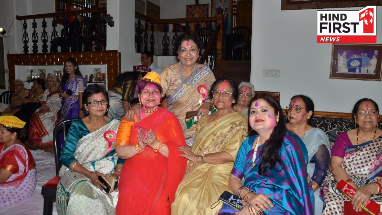 लखनऊ में हुआ होली मिलन का आयोजन, राजधानी की महिलाओं ने बढ़-चढ़ कर लिया भाग