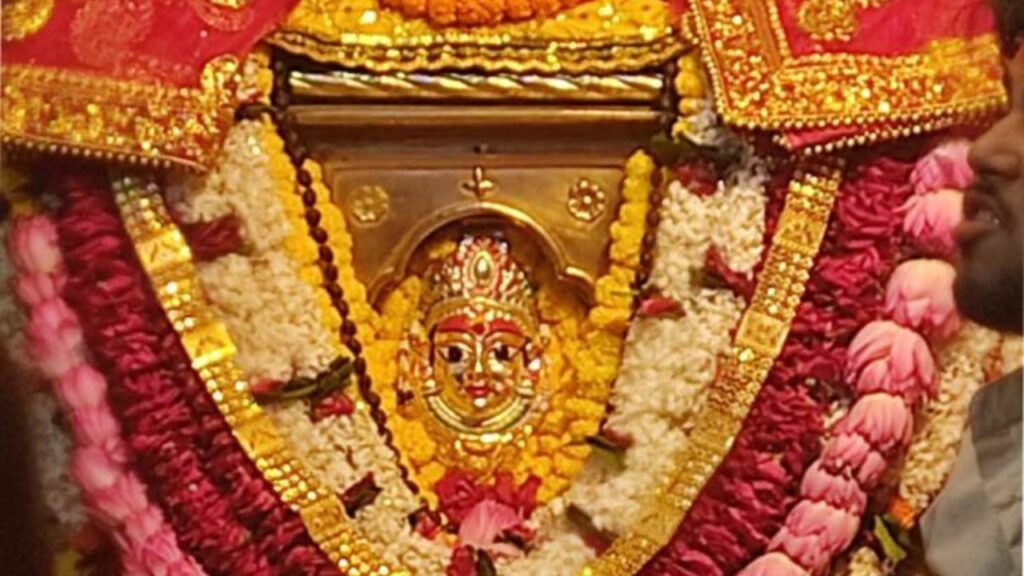 Maa Chandrahangta Temples: नवरात्रि के तीसरे दिन करें मां चंद्रघंटा के इन मंदिरों का दर्शन, मिलेगी शांति    