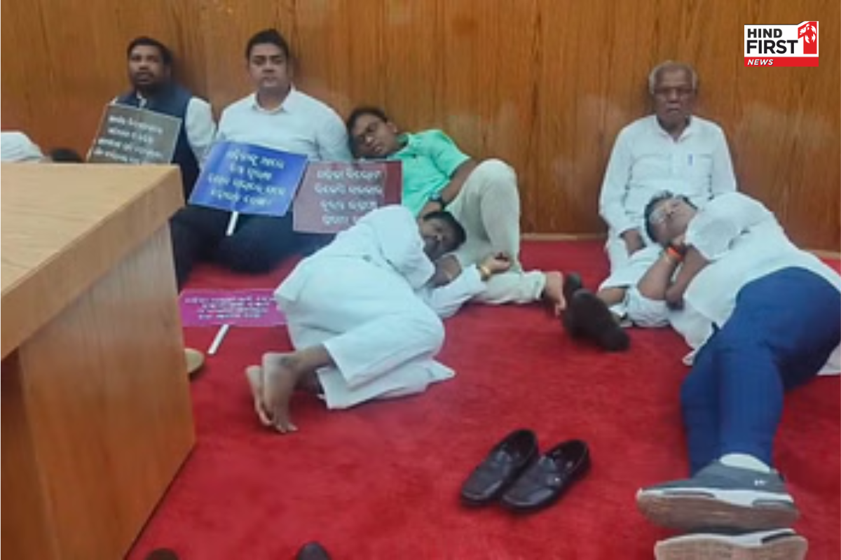 Odisha MLAs: महिला सुरक्षा पर ओडिशा में कांग्रेस विधायकों का धरना, विधानसभा में रात बिताई