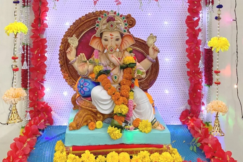 Vinayaka Chaturthi 2025: कल मनाया जाएगा विनायक चतुर्थी का व्रत, जानें शुभ मुहूर्त एवं योग  