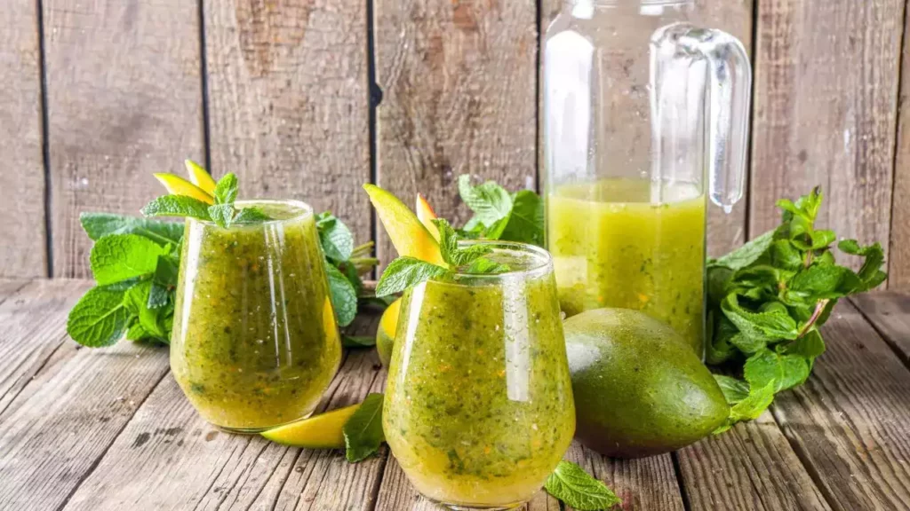 Aam Panna: गर्मियों में स्वाद ही नहीं सेहत के लिए भी जरुरी है आम पन्ना, जानिए इसके फायदे और रेसिपी 