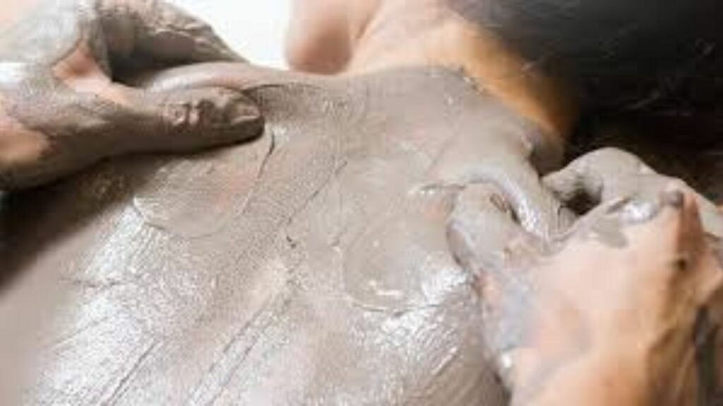     Heat Stroke Remedies: तेज़ धूप में निकलना है घर से बाहर तो पहले कर लें ये 5 काम, नहीं होगा हीट स्ट्रोक 