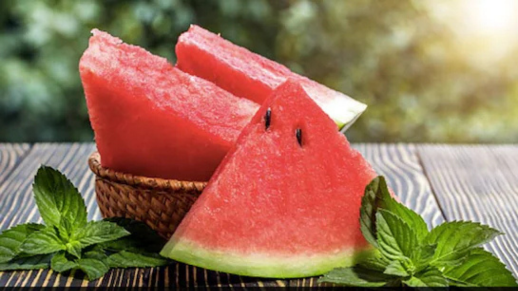 गर्मियों में खरबूज या तरबूज, क्या है ज्यादा फायदेमंद? जानिए विस्तार से