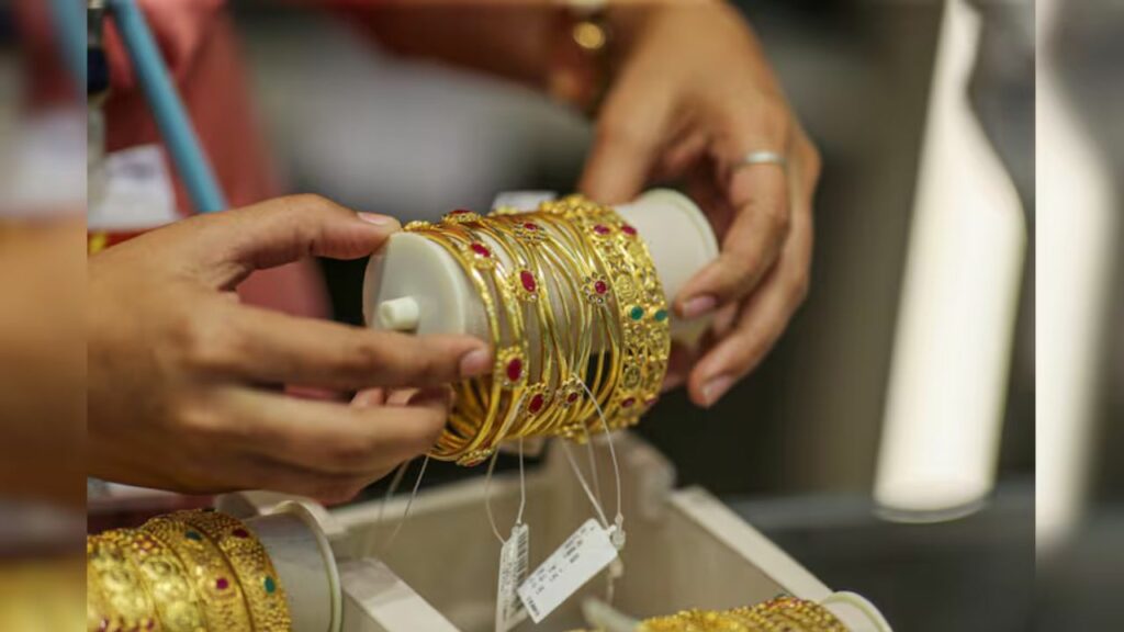 Akshay Tritiya 2025: अक्षय तृतीया पर सोना खरीदने के लिए नहीं देखा जाता है कोई मुहूर्त, जानिए क्यों
