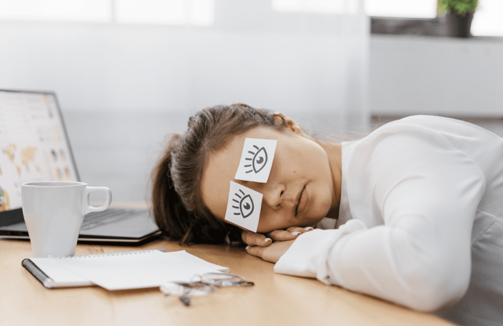 Hypersomnia: क्या आपको भी आती है दिन में बहुत नींद? ये बीमारी हो सकता है कारण, जानिए उपचार    