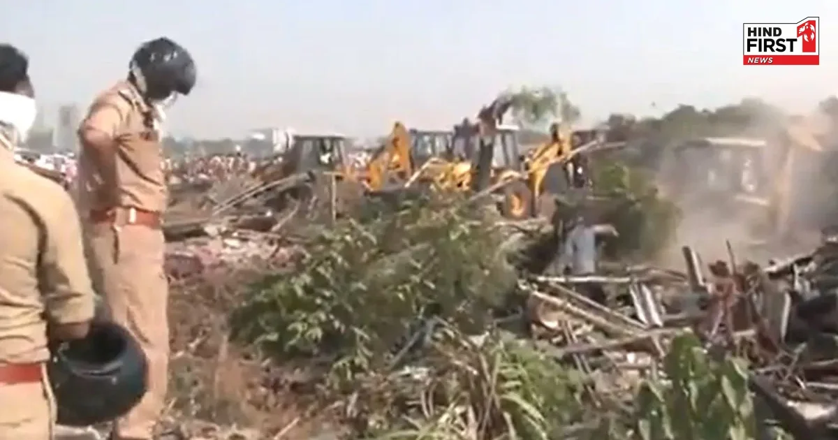 गुजरात में बड़ी कार्रवाई: 6500 अवैध बांग्लादेशी गिरफ्तार, अहमदाबाद की बस्तियों पर चला बुलडोजर गुजरात में बड़ी कार्रवाई: 6500 अवैध बांग्लादेशी गिरफ्तार, अहमदाबाद की बस्तियों पर चला बुलडोजर