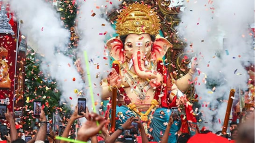 Vinayak Chaturthi 2025: आज है विनायक चतुर्थी, गणेश जी को लगाएं इन चीजों का भोग  