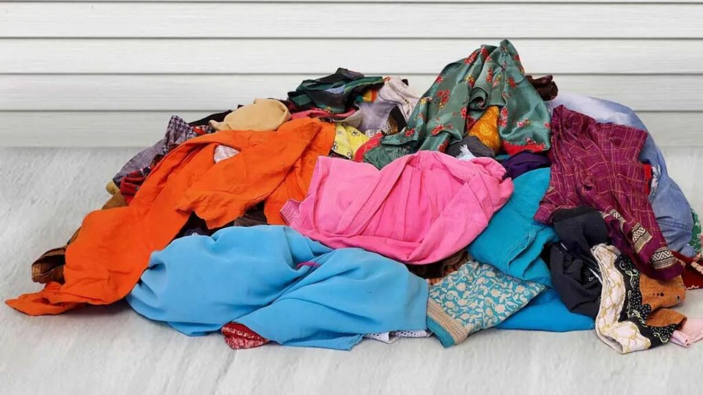   Friday Ke Upaay: घर में भूलकर भी ना रखें ये 5 चीजें वरना नाराज़ हो जाएंगी मां लक्ष्मी