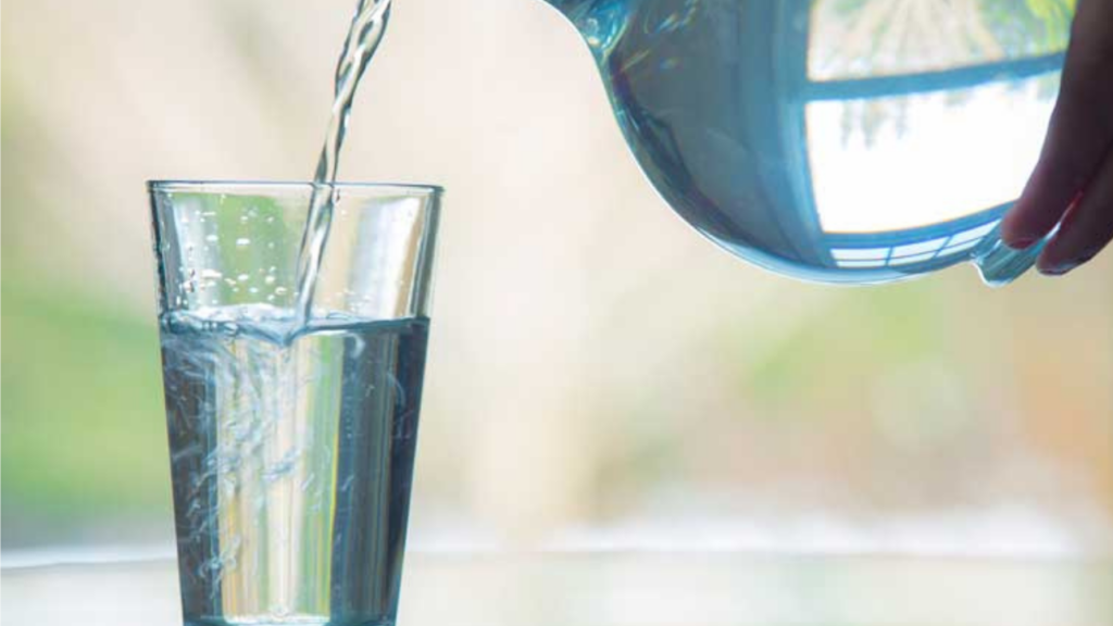 Hydration Tips: गर्मियों में किडनी को रखना है फिट एंड फाइन, आजमाएं ये 5 हाइड्रेशन टिप्स  