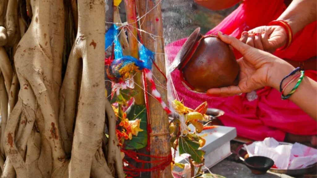   Vat Savitri Purnima Fast 2025: इस दिन है वट सावित्री पूर्णिमा व्रत, जानिए शुभ मुहूर्त और पूजन विधि 