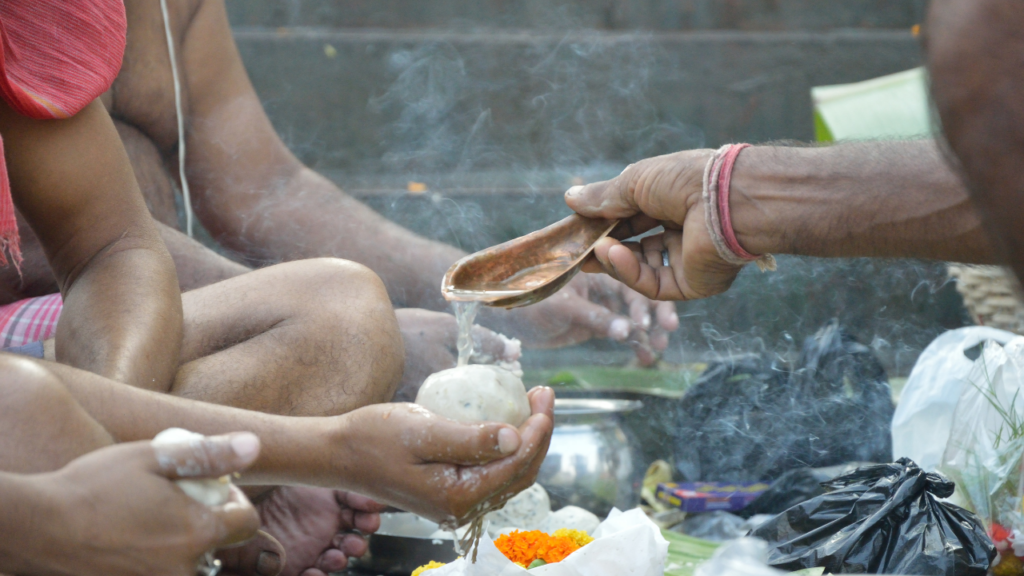 Pitru Paksha 2025: कब से शुरू होंगे पितृ पक्ष? नोट करें श्राद्ध की सभी प्रमुख तिथियां 
