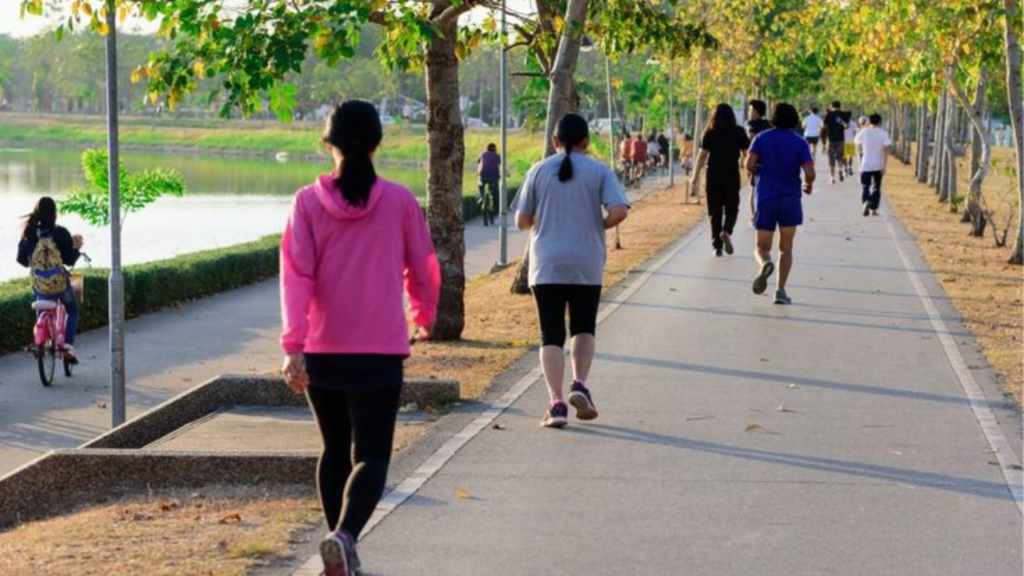 Japanese Walk Benefits: आज कल ट्रेंड में है जैपनीज वॉक, जानें क्यों और क्या हैं इसके फायदे  