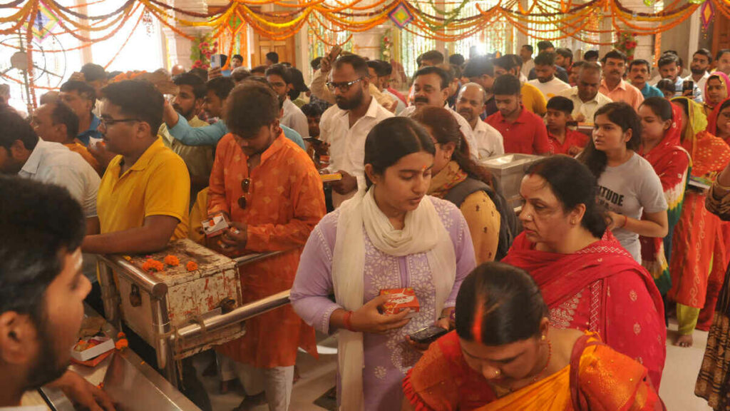 Bada Mangal 2025: बड़ा मंगल से शुरू होगा जेठ का महीना, लखनऊ से है इस पर्व का सीधा संबंध 