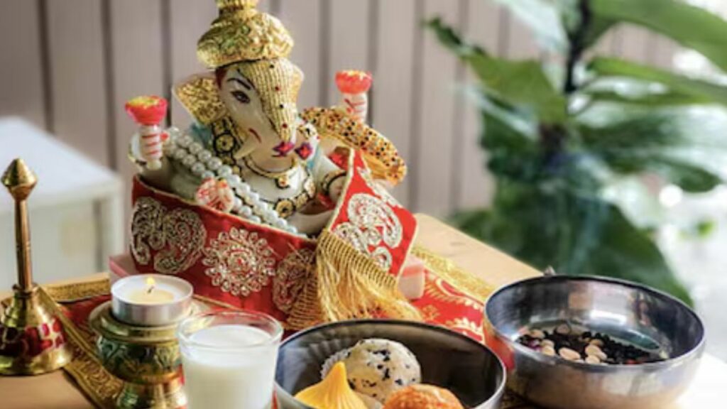   Budhwaar Ke Upay: बुधवार को इस मंत्र के साथ करें भगवान गणेश का पूजन, होगा लाभ 