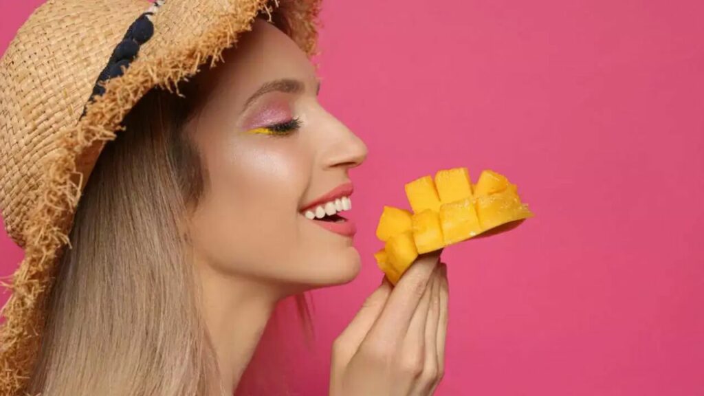 Mango Benefits: डिप्रेशन दूर रखना है खाइए आम, फायदों से भरपूर है ये फल