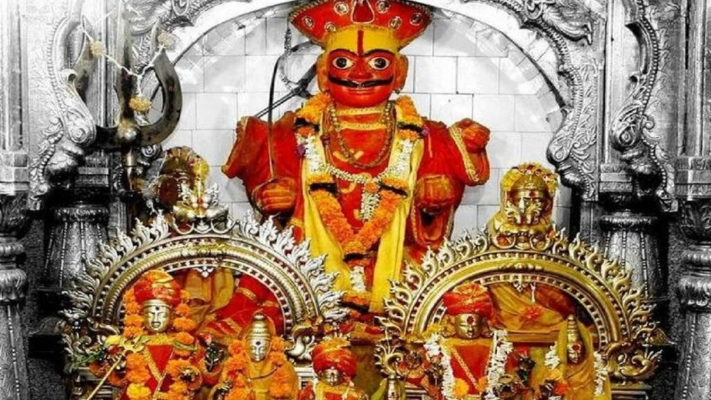 Shirdi Trip: शिरडी जाने का है प्लान तो इन खूबसूरत जगहों को बिल्कुल ना करें मिस
