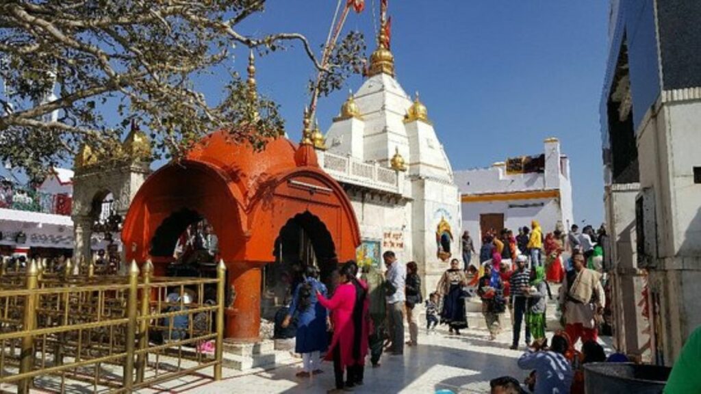  Naina Devi Mandir: नैना देवी मंदिर में निसंतानों को होती है संतान प्राप्ति, हर मनोकामना होती है पूर्ण 