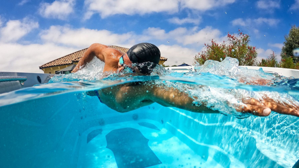 Swimming Benefits: गर्मियों में स्विमिंग है बेस्ट एक्सरसाइज, जानिए इसके फायदे