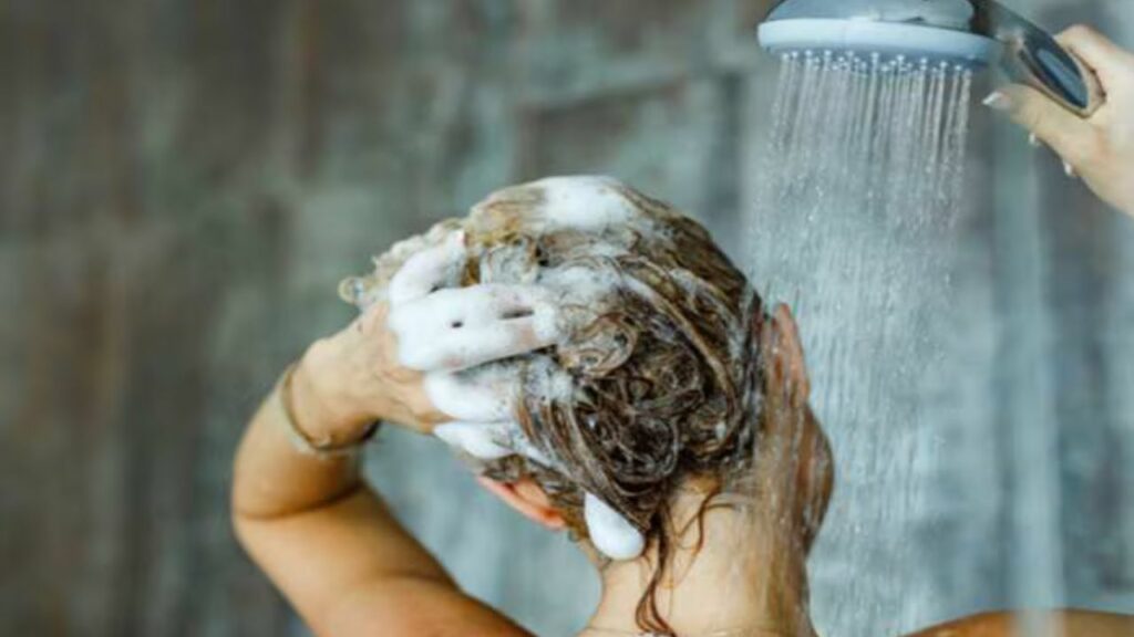 Friday Ke Upay: शुक्रवार के दिन भूलकर भी ना करें ये 5 काम, रुष्ट हो जाएंगी मां लक्ष्मी