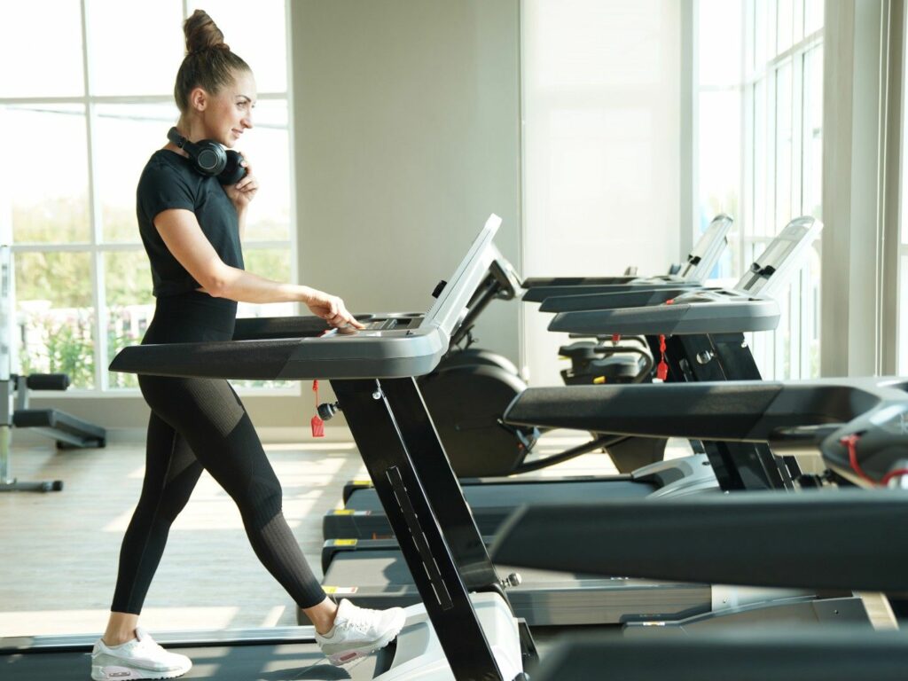 12-3-30 Treadmill Workout: यह वर्कआउट है फैट जलाने और फिटनेस बढ़ाने का एक शक्तिशाली तरीका