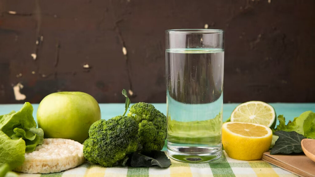 Monsoon Hydration Tips: मानसून में डिहाइड्रेशन से बचने के लिए 5 ज़रूरी टिप्स, आप भी जानें   