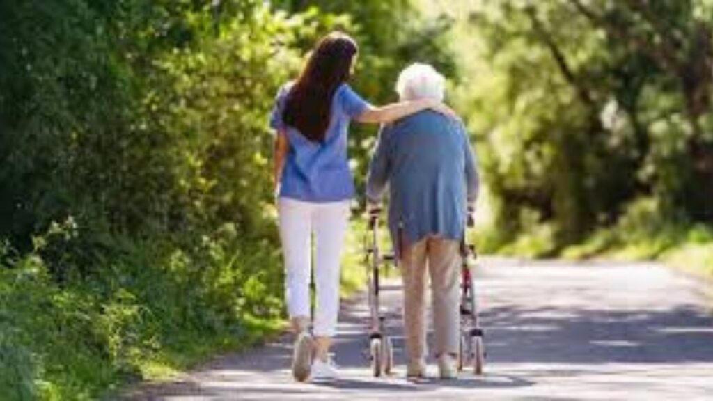  Walking benefits : डिमेंशिया और डिप्रेशन के खतरे से बचाता है पैदल चलना, सभी उम्र के लिए है कारगर 