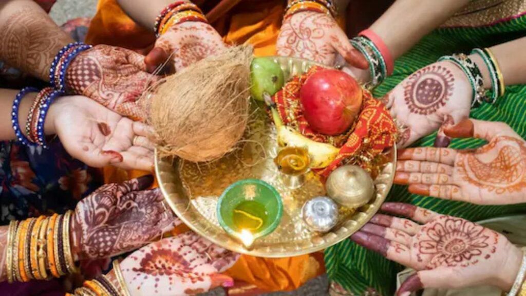 Hariyali Teez Pujan: कल है हरियाली तीज, अखंड सुहाग के लिए ऐसे करें पूजा
